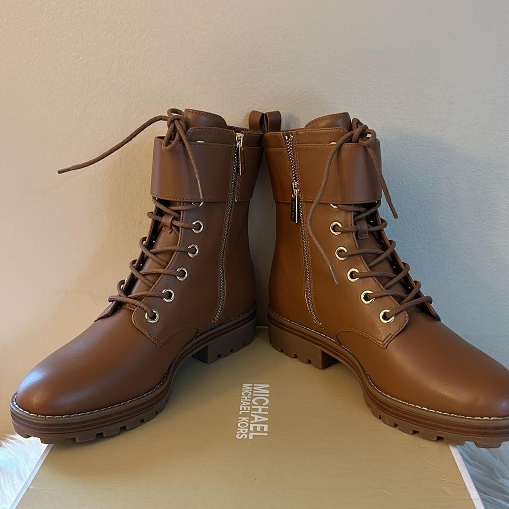 NWB Michael Kors Women's Rory Lace-Up Signature Strap Ankle Booties- Size 9 - Picture 8 of 11